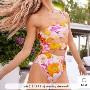 One shoulder cut out swimsuit
